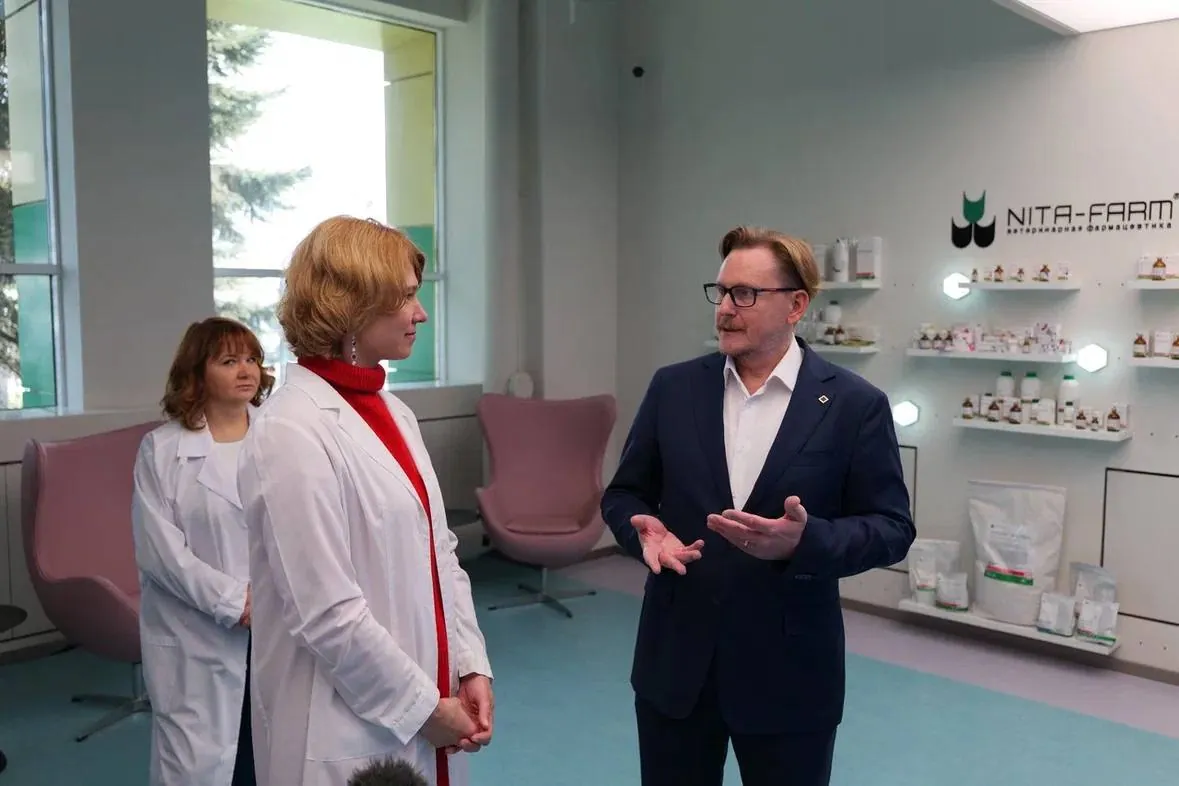 Министр сельского хозяйства Российской Федерации Оксана Лут ознакомилась с производством ветеринарных препаратов НИТА-ФАРМ